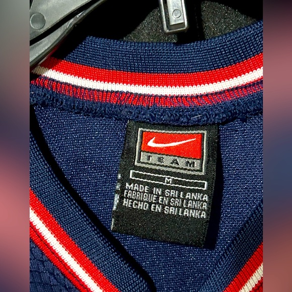 Vintage Nike NBA official (Boys:M) Basketball Jersey - Picture 4 of 5